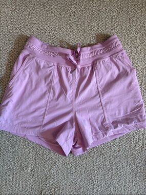 Lululemon dance studio, high-rise, lined, 3 inch pink short size 6